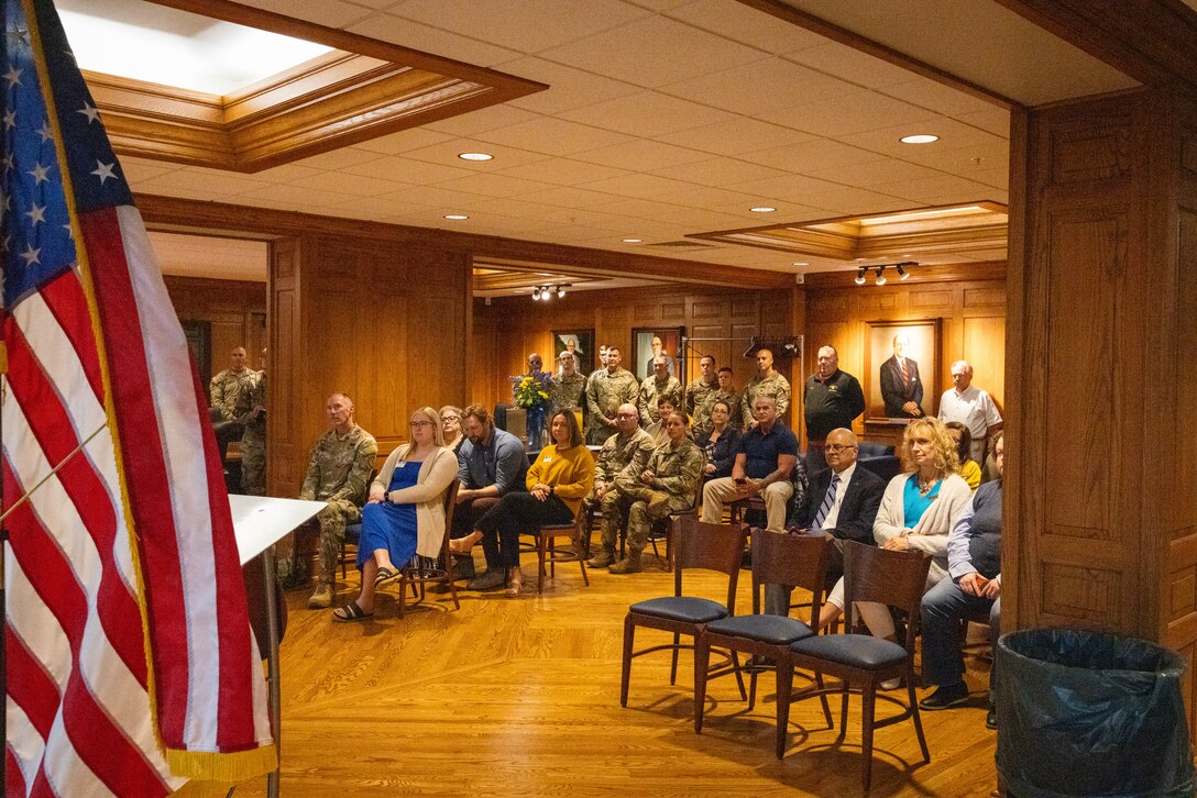Members of the Kentucky National Guard (KYNG) and faculty and staff of Morehead State University (MSU) during the ceremony of the signing of a memorandum of understanding (MOU) between MSU and the KYNG at MSU in Morehead, Ky. on May 5, 2025. KYNG and MSU signed the MOU to give more educational benefits to Soldiers and Airmen of the KYNG. (U.S. Army National Guard photo by Andy Dickson)