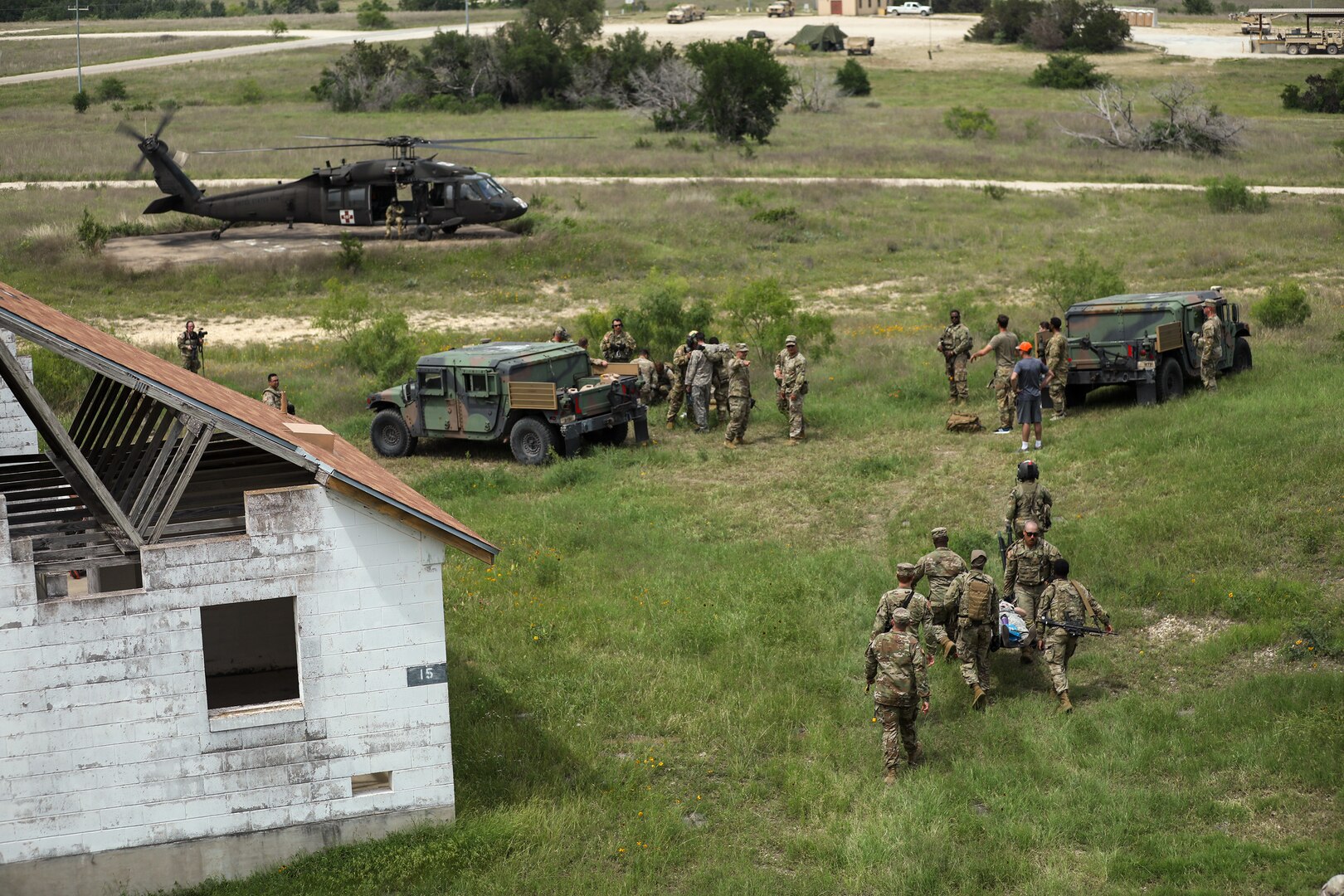 U.S. Army National Guard units assigned to Task Force Tiger perform their culminating training event to medically evacuate Soldiers on Fort Cavazos, Texas, May 14, 2025.
