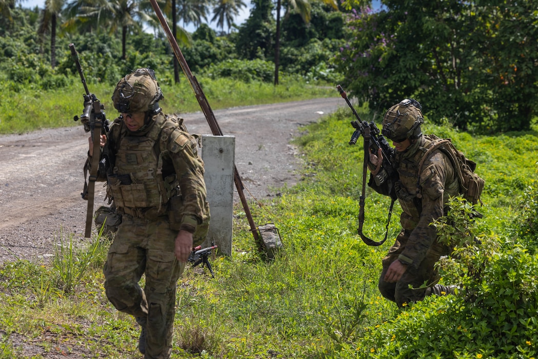Australian Army soldiers with 5th/7th Battalion, The Royal Australian Regiment, maneuver to their objective during a Maritime Key Terrain Security Operations, in support of Exercise Balikatan 25 near Puerto Princesa, Palawan, Philippines, May 5, 2025.