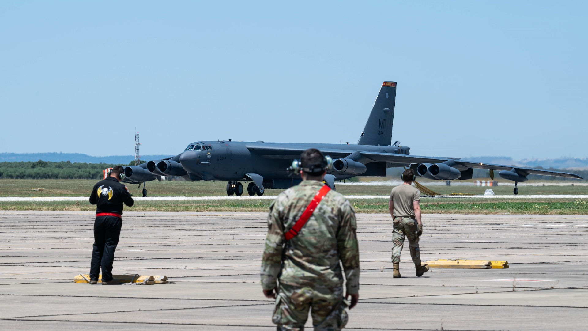 A U.S. Air Force B-52H Stratofortress assigned to the 23rd Expeditionary Bomb Squadron idles on the flightline after arriving in support of Bomber Task Force Europe (BTF) at Morón Air Base, Spain, May 20, 2025. This deployment demonstrates the U.S. Air Force’s ability to operate from flexible, dispersed locations while maintaining strategic reach and precision. (U.S. Air Force photo by Senior Airman Kyle Wilson)