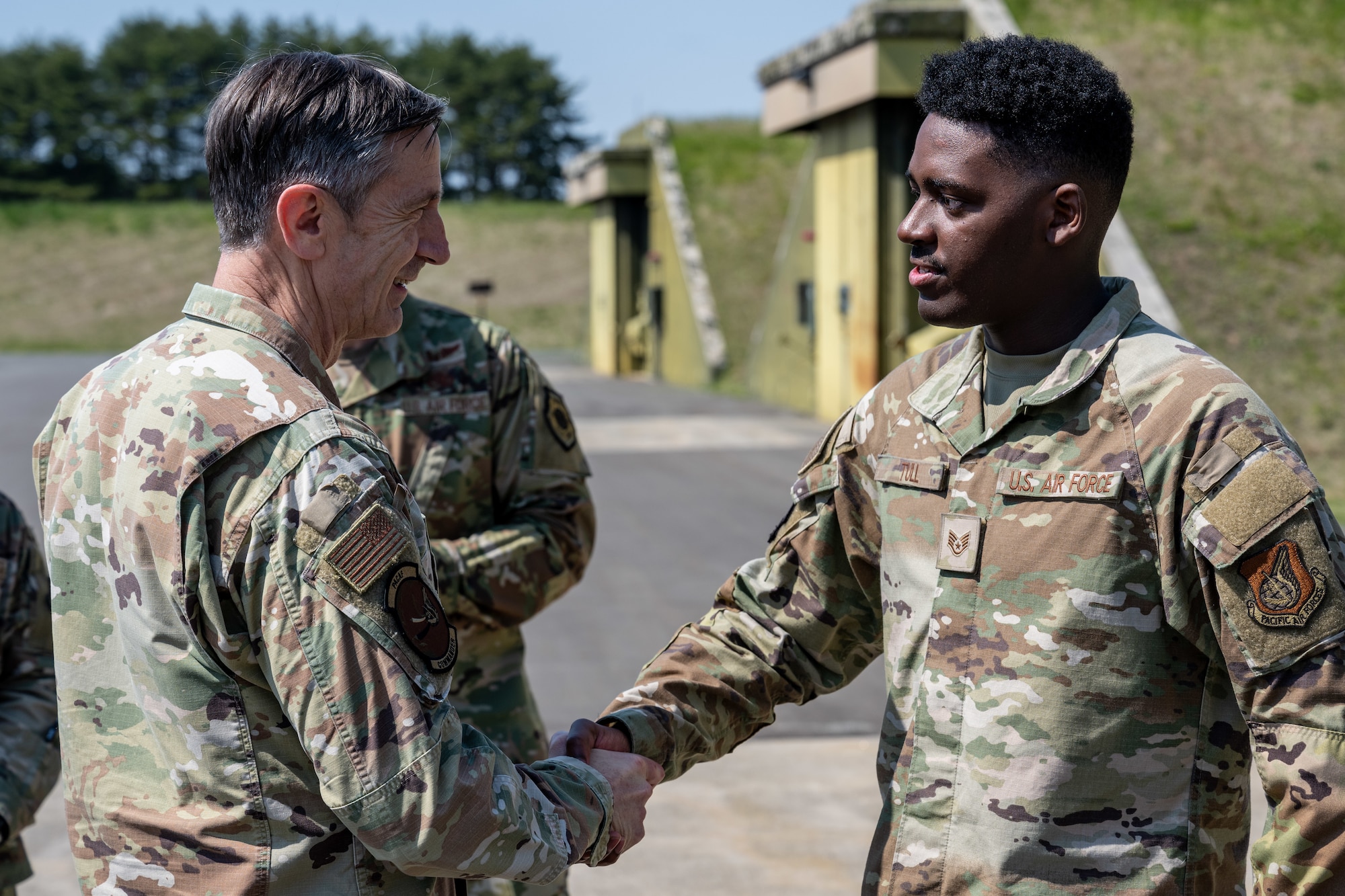 General talks with Airmen