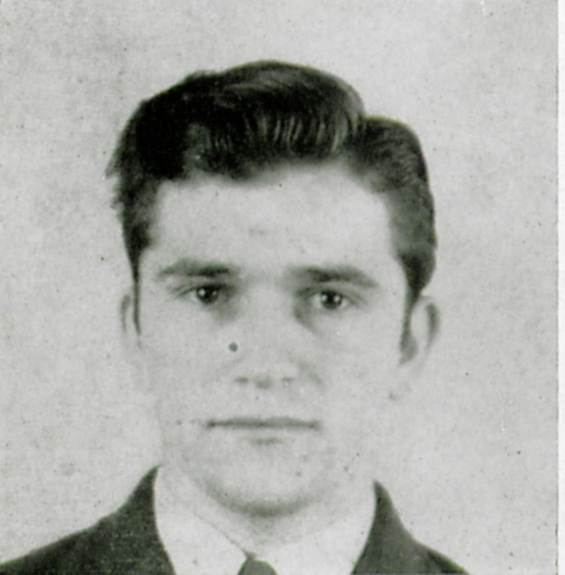 “…2 or 3 bursts of flak were very close…” - Remembering Lt. Robert A. Mezzetti on both sides of the Atlantic
