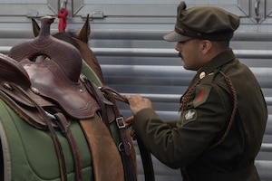 1st Infantry Division's Commanding General's Mounted Color Guard attends the Kentucky Derby, on May 2, 2025. For the first time, the 1st Infantry Division will perform the Passing of the Colors during the Kentucky Derby. (U.S. Army photos by Sgt. Tyler Selige)