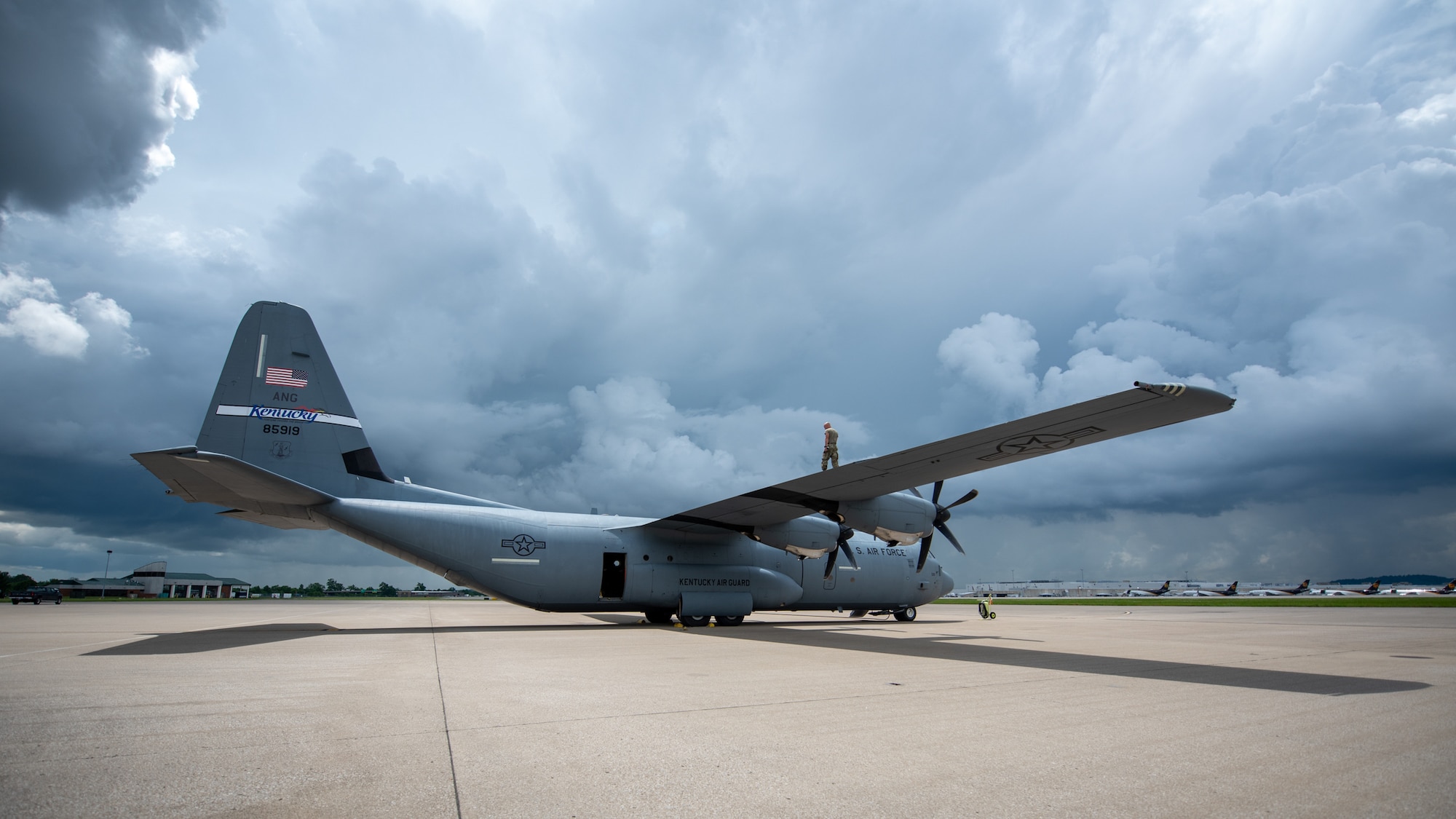 Master Sgt. John Hart, a crew chief with the 123rd Aircraft Maintenance Squadron, inspects the wings of a C-130J Super Hercules at the Kentucky Air National Guard Base in Louisville, Ky., May 13, 2025, prior to the aircraft’s departure for an earthquake-response exercise in Western Kentucky. The three-day exercise tasked multiple agencies, including the Kentucky Army National Guard and the Kentucky Division of Emergency Management. (U.S. Air National Guard photo by Phil Speck)