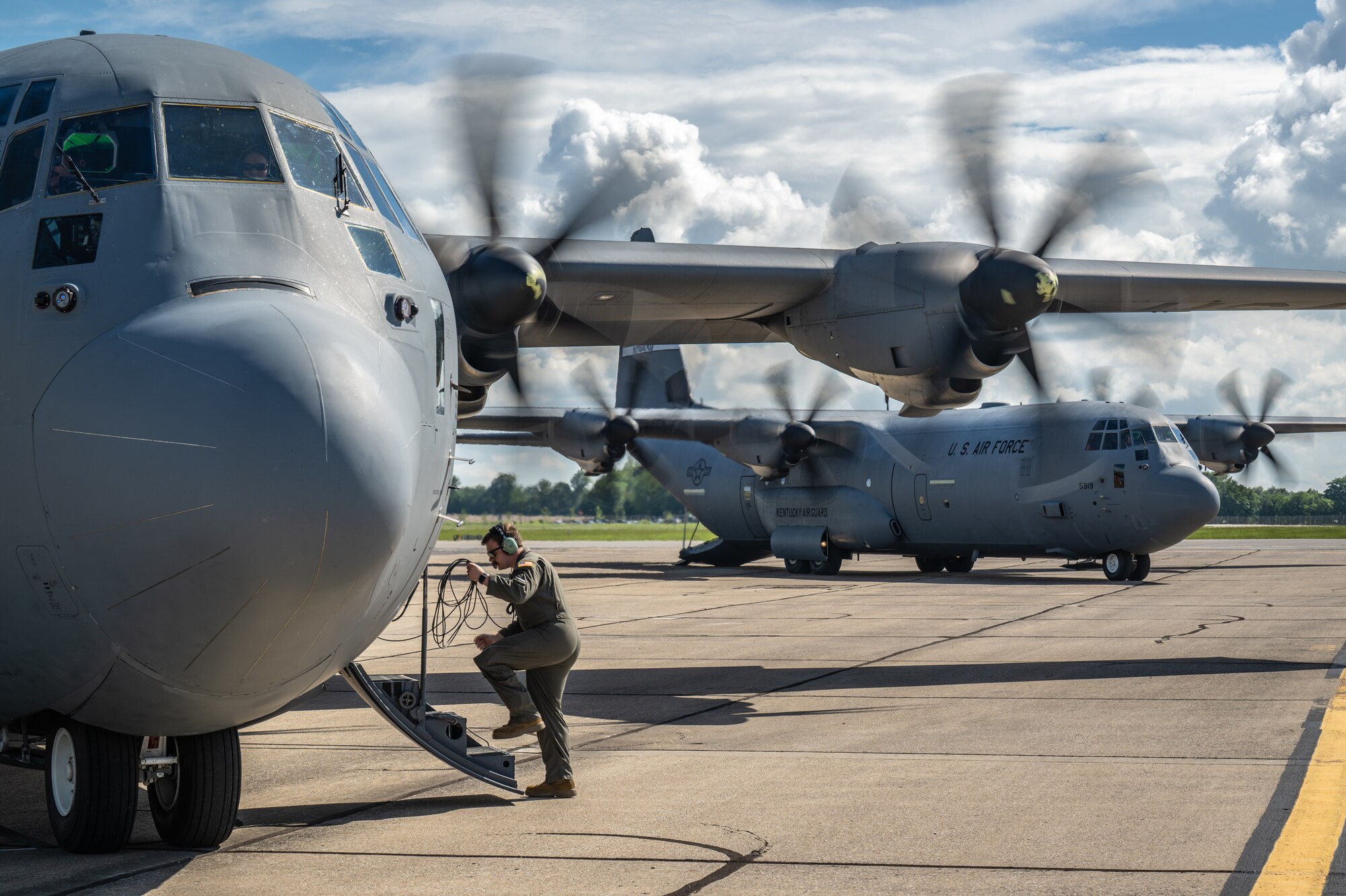 A loadmaster from the Kentucky Air National Guard’s 165th Airlift Squadron boards a C-130J Super Hercules aircraft at Barkley Regional Airport in Paducah, Ky., May 13, 2025, in support of Exercise Grindstone, a three-day earthquake-response scenario staged in the New Madrid Seismic Zone. Paducah lies within the zone, the most active seismic area in the Eastern United States, and could serve as an air hub in the event of an large-scale earthquake  (U.S. Air National Guard photo by Dale Greer)