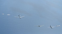 A U.S. Air Force B-2 Spirit aircraft leads a seven-ship formation during the Hyundai Air and Sea Show at Miami Beach, Florida, May 24, 2025. The seven-ship formation displayed the Air Force’s array of capabilities used in defending the United States to thousands in attendance on the beach. (U.S. Air Force photo by Staff Sgt. Bailee A. Darbasie)
