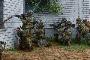 173rd Airborne Brigade and French soldiers conduct a Military Operation on Urban Terrain