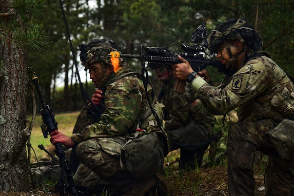 173rd Airborne Brigade and French soldiers conduct a Military Operation on Urban Terrain