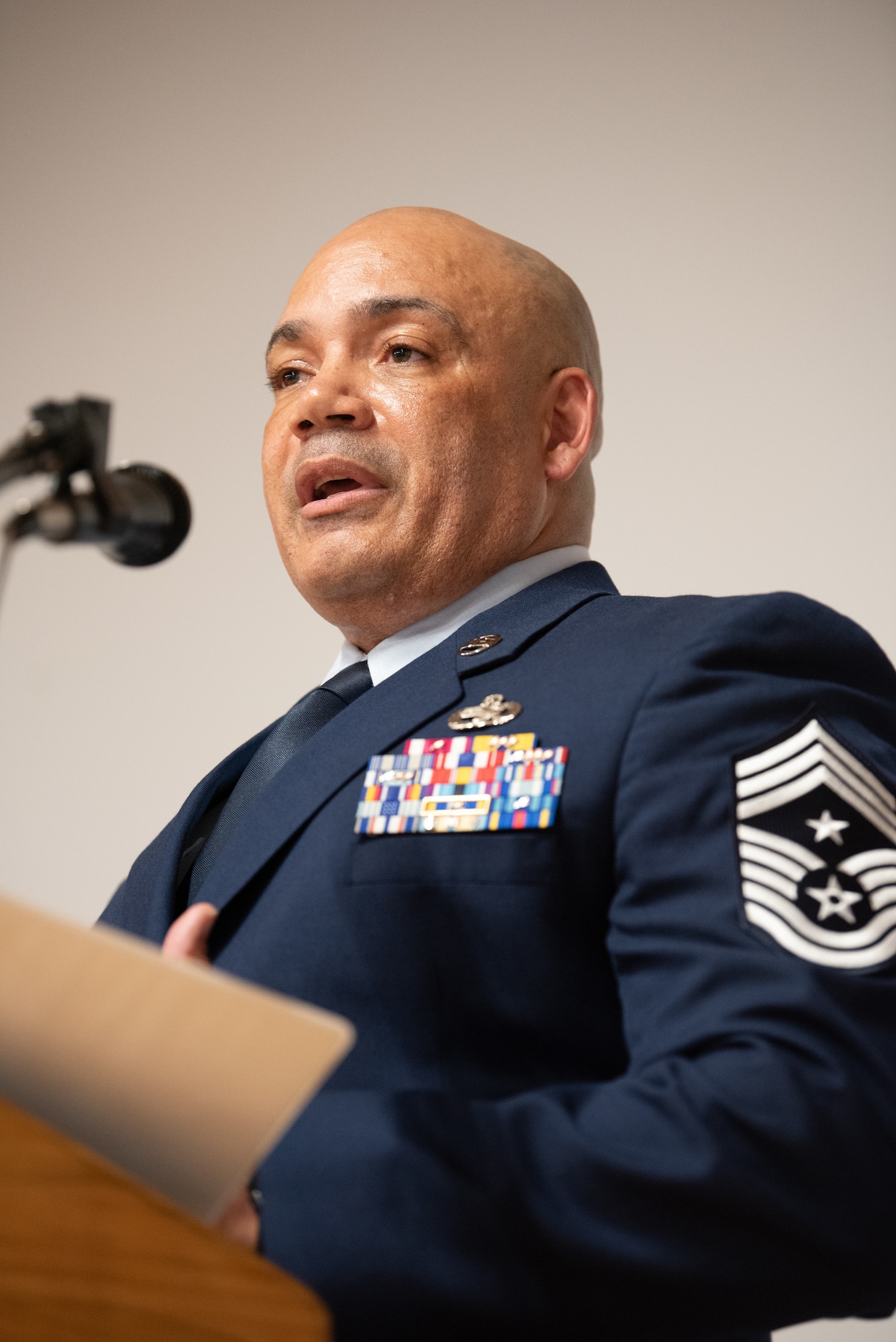 Chief Master Sgt. Steven Best, the newly appointed state command chief for the Kentucky Air National Guard, speaks during a change-of-responsibility ceremony at the Kentucky Air National Guard Base in Louisville, Ky., April 13, 2025. Best replaces Chief Master Sgt. James Tongate, who is retiring. (U.S. Air National Guard photo by Master Sgt. Joshua Horton)
