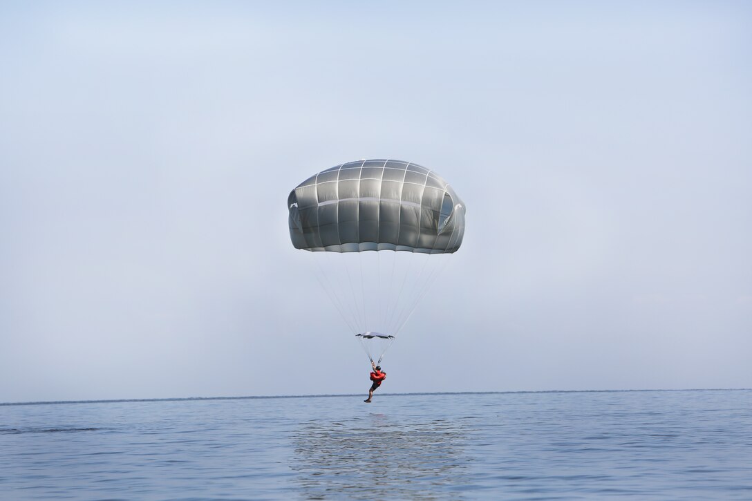 Paratroopers from the U.S. Army Reserve 478th Civil Affairs Battalion (Airborne), stationed in Miami, Fla., conducted a Deliberate Water Jump into Lake Okeechobee, May. 16.  This training event prepares the soldiers for potential water landings, maintain proficiency in water operations and highlights the unit's ability to perform airborne operations under challenging conditions and locations anywhere in the world.   (U.S. Army photo/Mark Rankin)