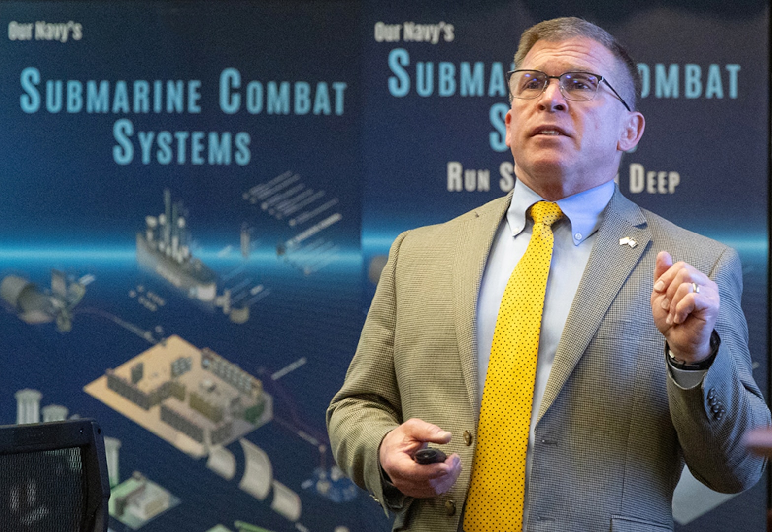 PEO UWS executive director stresses the importance of submarines during May 19 visit to NUWC Division Newport