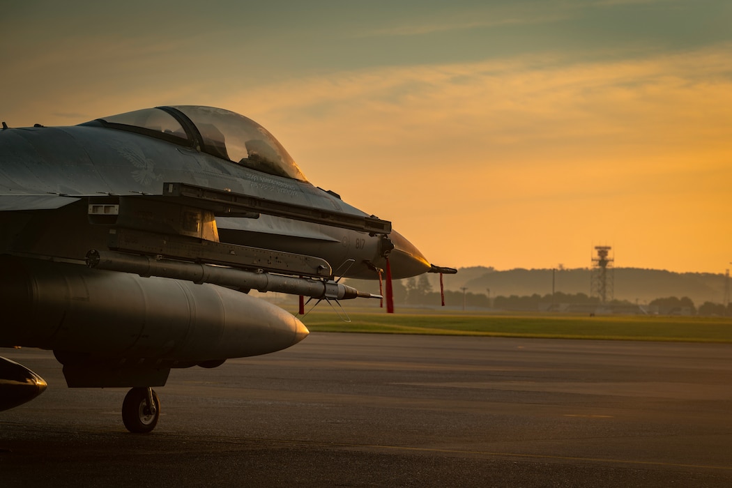 F-16 on flightline