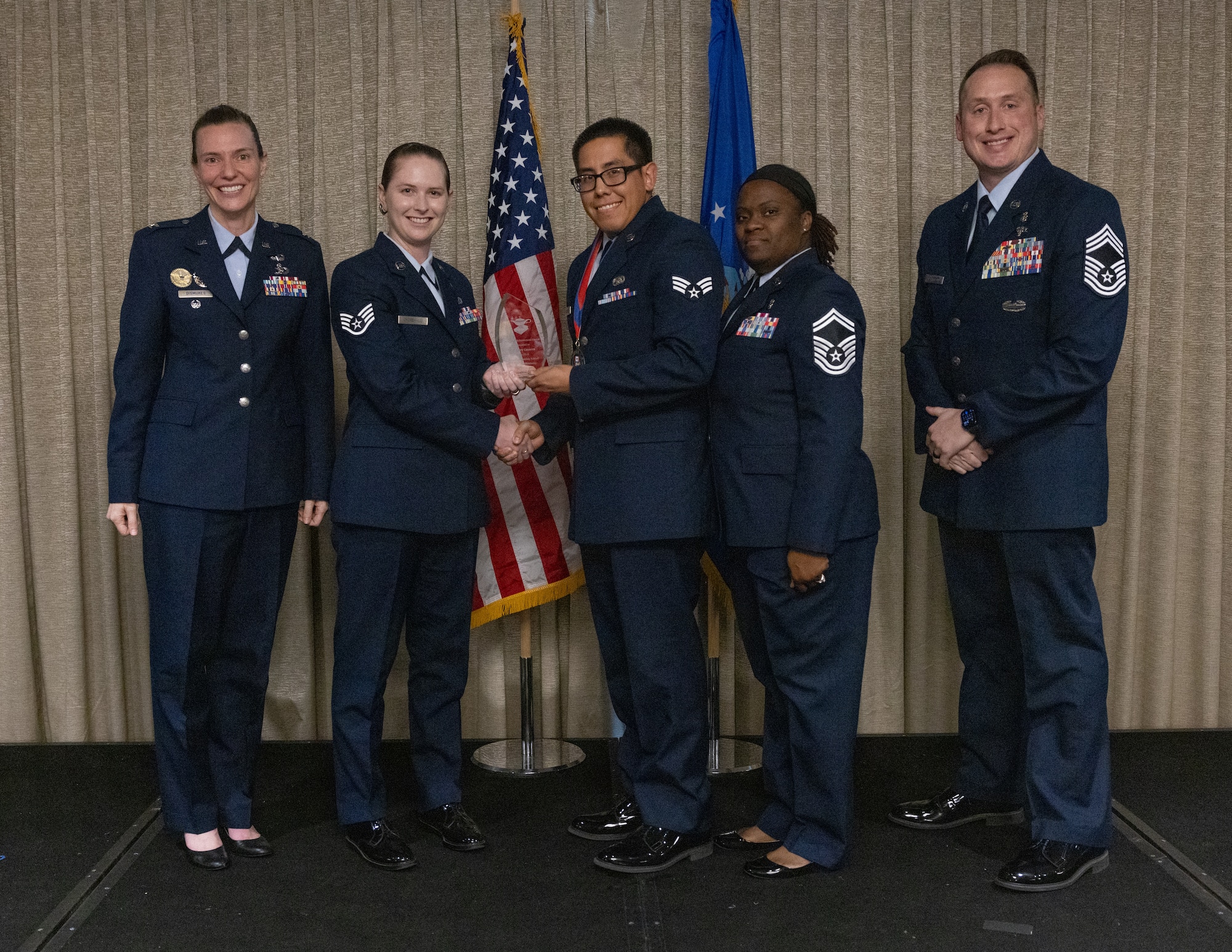airman receives award