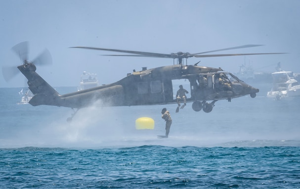 Flying Tigers over Miami Beach: Army Reserve’s daring display at Hyundai Air & Sea Show