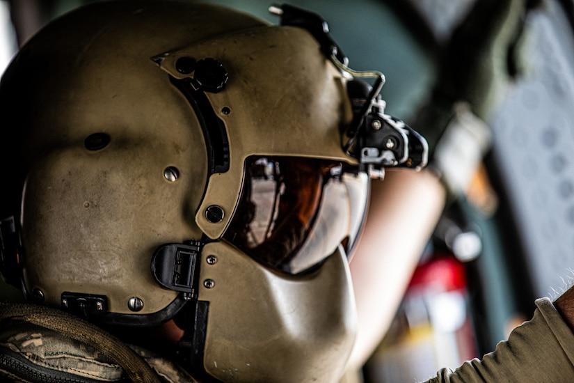 Flying Tigers over Miami Beach: Army Reserve’s daring display at Hyundai Air & Sea Show