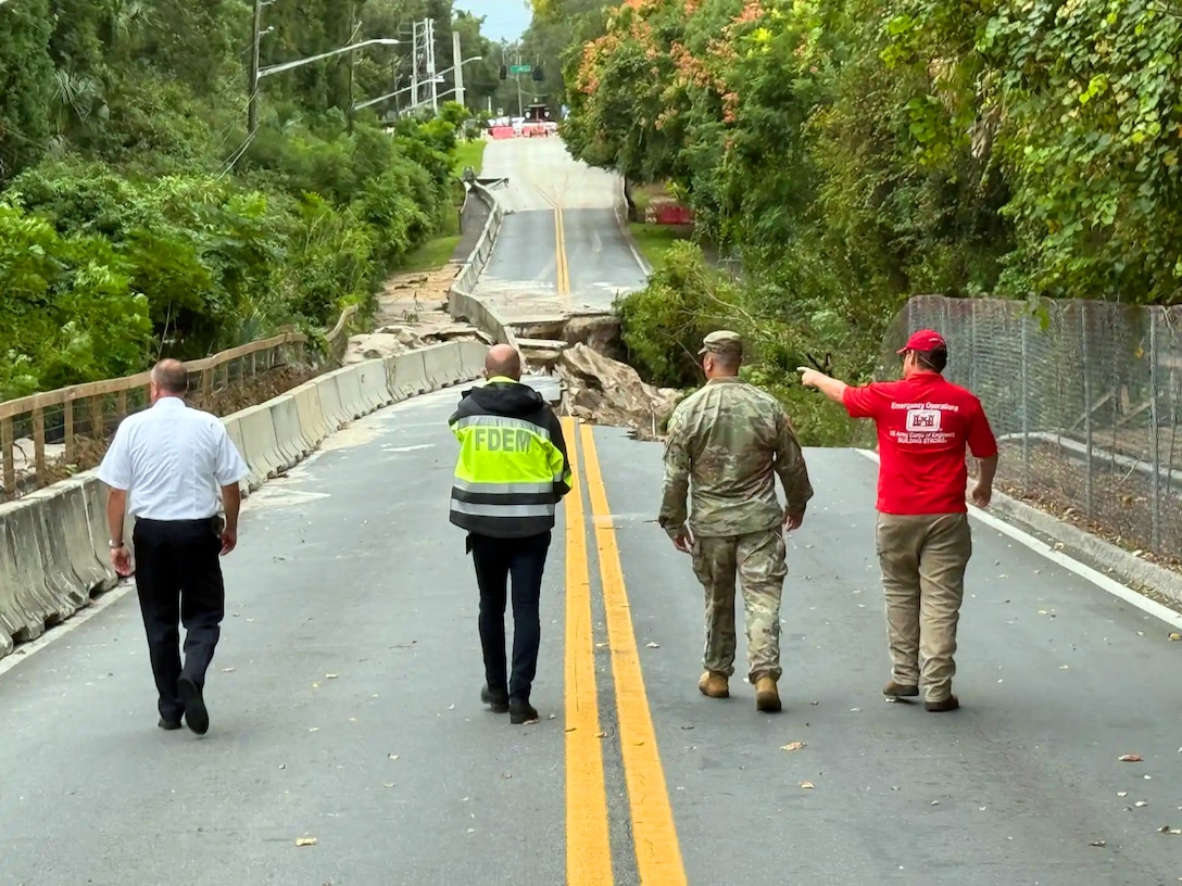 (left to Right) Eustis Fire Chief, Michael Swanson, Florida Division of Emergency Management Director Kevin Guthrie, U.S. Army Corps of Engineers (USACE) Jacksonville District Deputy Commander Maj. Matt Westcott, and Jake Edwards, from the Jacksonville District walk to inspect flooded areas in Mount Dora.  USACE is supporting an emergency response pumping mission to address flooding in impacted communities. The mission will assist with pumping excess water from areas surrounding Lake County. 
USACE brings unique capabilities to emergency responses, but we are just one piece of a much larger Army and DOD team working to support our federal, state, and local partners. #floodfight #emergencyresponse #lifeandsafety (USACE photo by Mark Rankin)