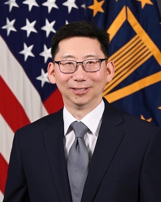 Official Portrait of Stephen "Steve" Suh