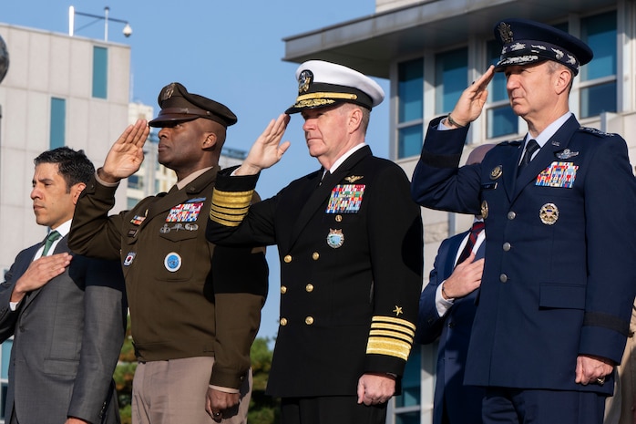 Secretary of War Pete Hegseth is greeted by Republic of Korea Minister of Defense Kim Seon-ho during a welcome ceremony in Seoul, Republic of Korea, Nov. 4, 2025. (DoW photo by U.S. Air Force Staff Sgt. Madelyn Keech)
