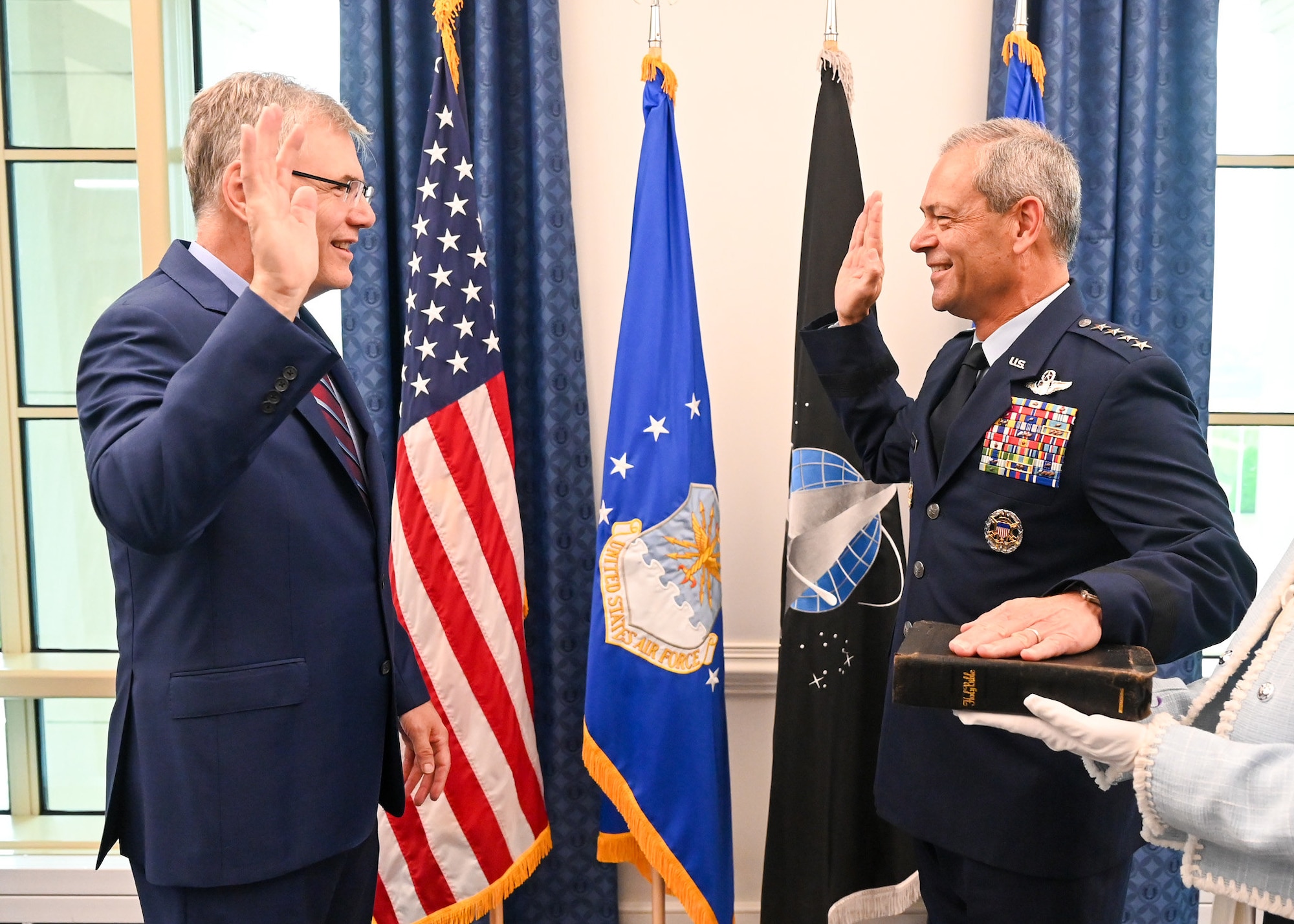 Secretary of the Air Force Troy Meink, left, swears in Gen. Ken Wilsbach as the new Chief of Staff of the Air Force at the Pentagon, Arlington, Virginia, Nov. 3, 2025.