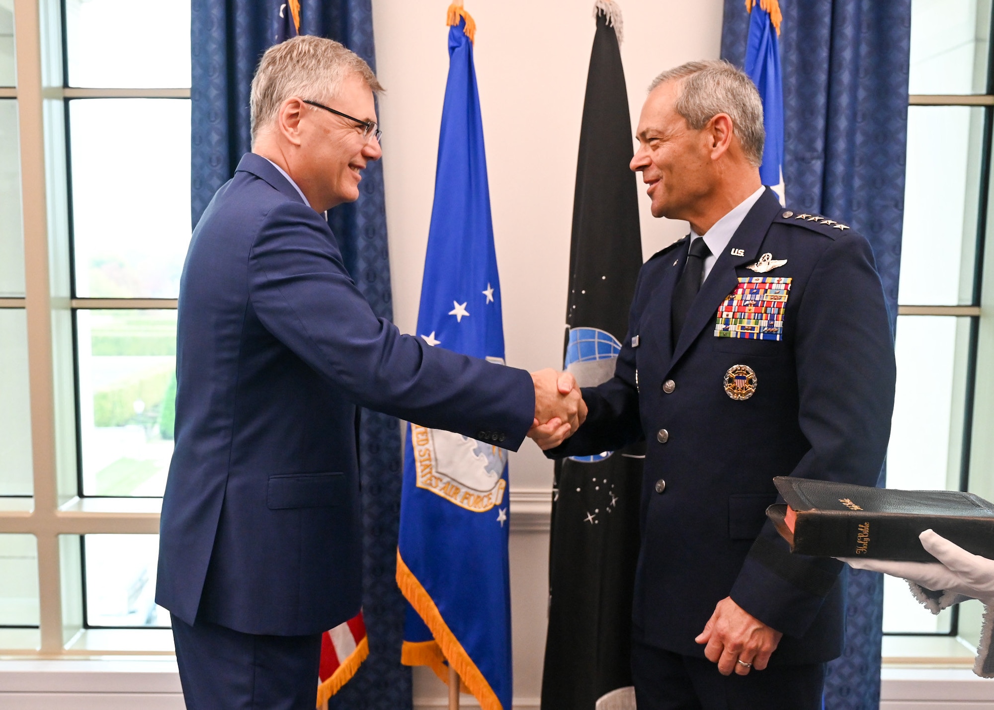 Secretary of the Air Force Troy Meink, left, welcomes Gen. Ken Wilsbach as the new Chief of Staff of the Air Force at the Pentagon, Arlington, Virginia, Nov. 3, 2025. Wilsbach became the 24th CSAF. (U.S. Air Force photo by Staff Sgt. Stuart Bright)