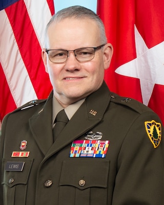 Command photo of Brigadier General Scott Lewis