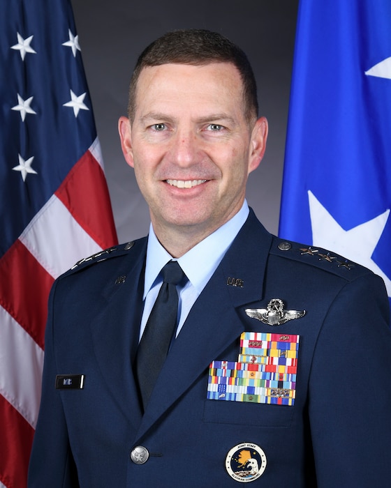 Lieutenant General Robert D. Davis Official Photo