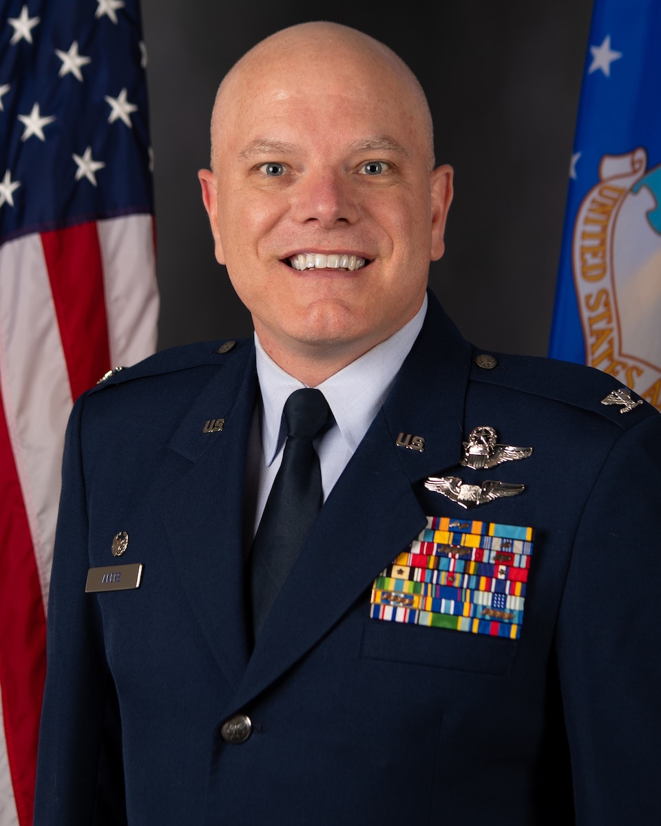 an air force colonel