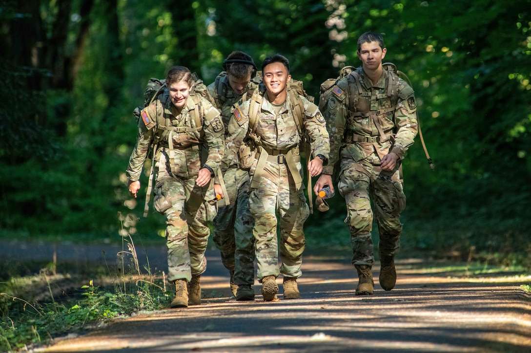 A test of grit: Oregon military members and ROTC students take on the Norwegian Foot March
