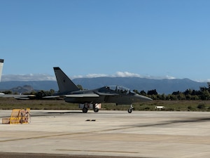 A T-346A Master Jet Trainer taxis on the flight line at the International Flight Training School, Decimomannu Air Base, Italy.