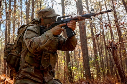 Red Dragon Soldiers compete for scout platoon selection