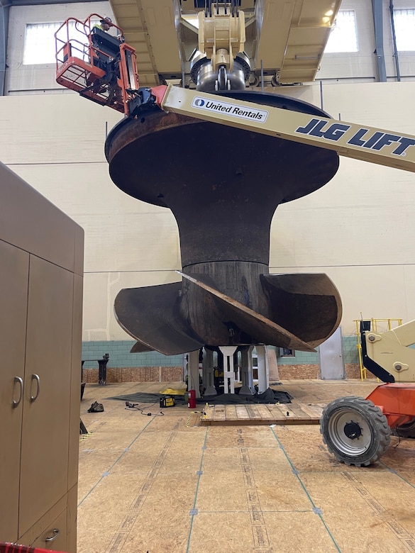 U.S. Army Corps of Engineers removes an original 1957 turbine from Unit 3 at Old Hickory Power Plant on Oct. 9, 2025. The turbine, set in place outside the unit, will be replaced by a new, more efficient model as part of ongoing Section 212 Hydropower Rehabilitation Program efforts.