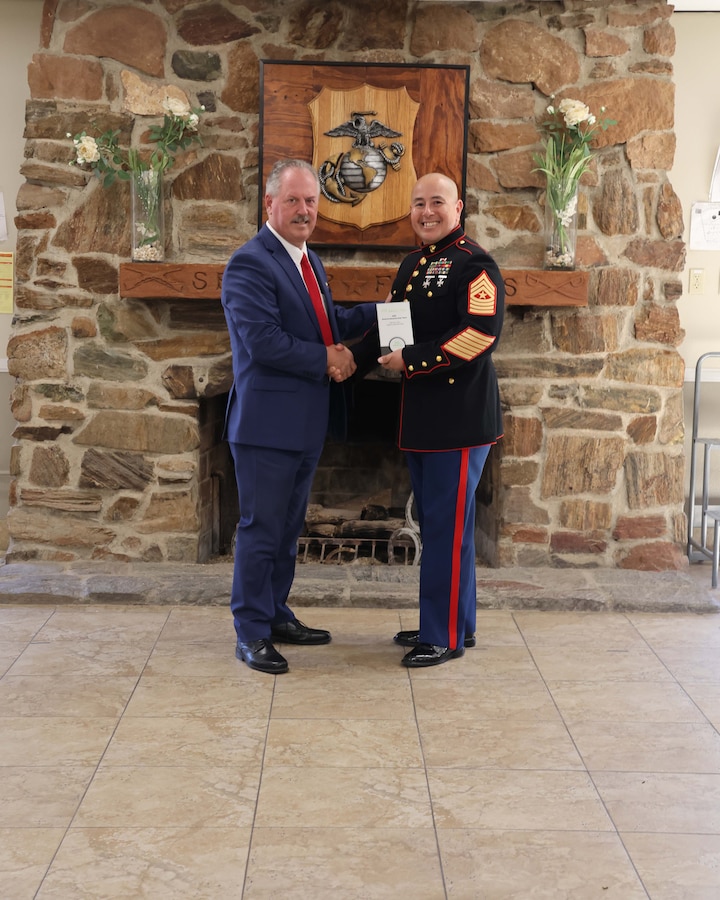 Sergeant Major Virto Accepts ARD Hero Award