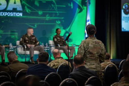 Army Reserve Leaders Emphasize Readiness, Hands-On Training and Mentorship at AUSA 2025
