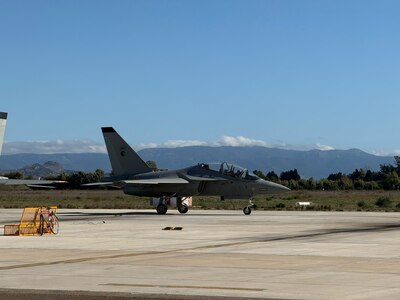 A T-346A Master Jet Trainer taxis on the flight line at the International Flight Training School, Decimomannu Air Base, Italy.