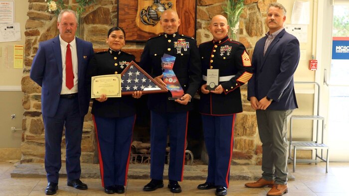 MCLB Barstow Leadership Receives ARD Hero Award.