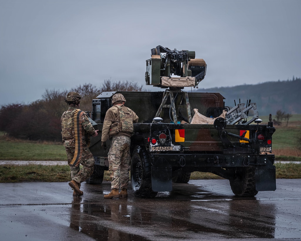 U.S. Army air defenders test portable sensors and shooters designed for EFDL during Project Flytrap 4.5