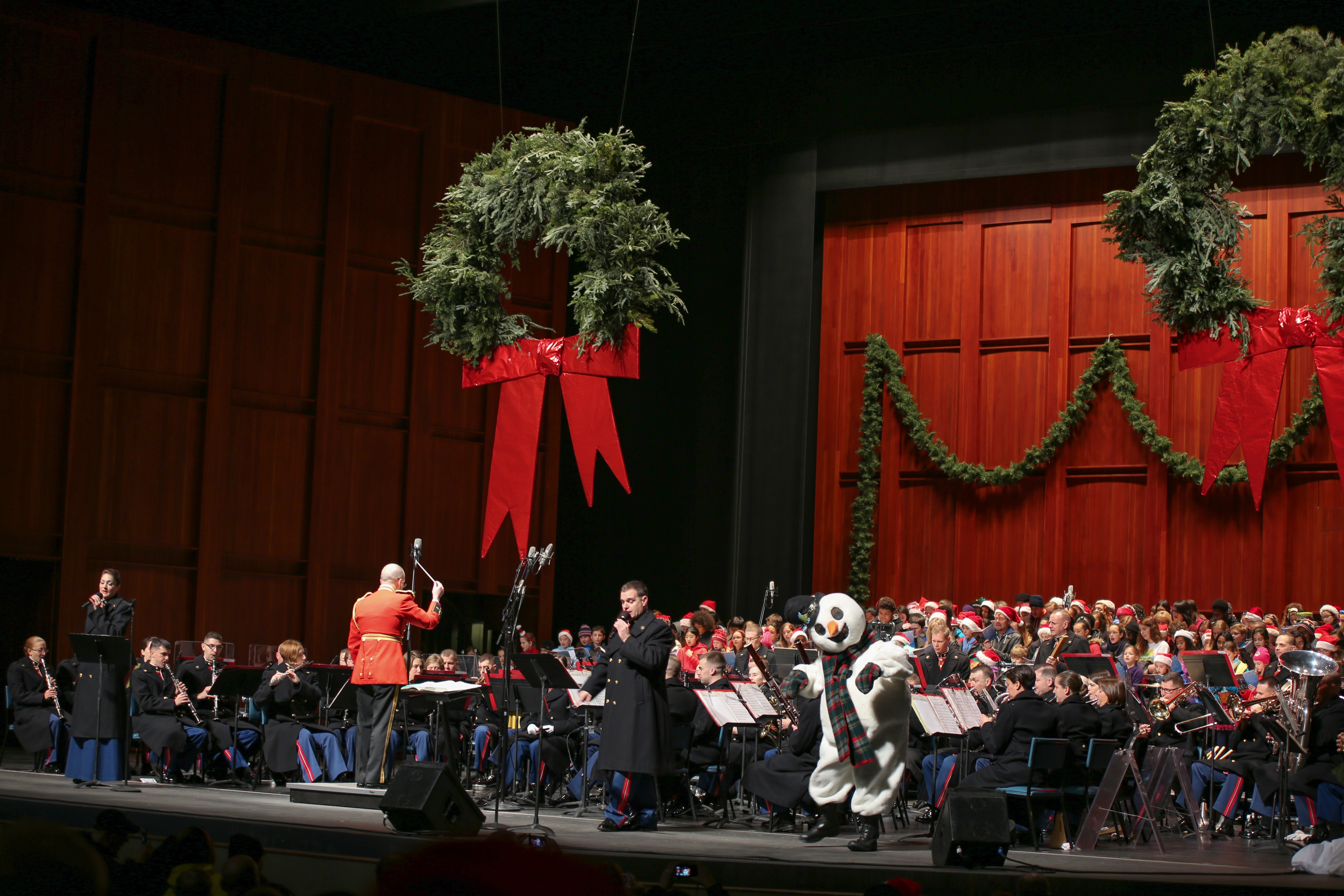 Kickstart the Holiday Season with a Holiday Sing-A-Long! > United