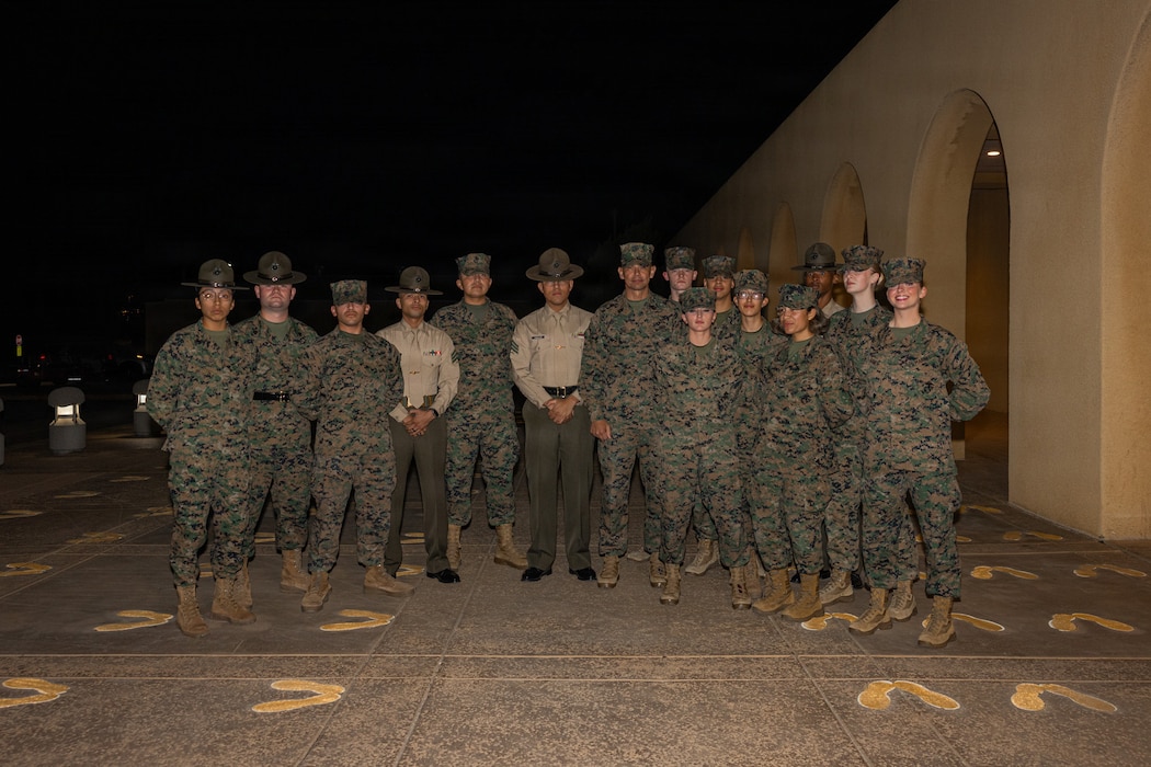 Sergeant Major of the Marine Corps visits MCRDSD