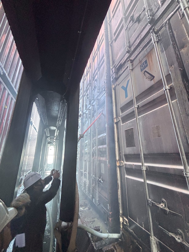 Unified Command continues responding on-scene for the ONE Henry Hudson cargo container [Image 3 of 4]