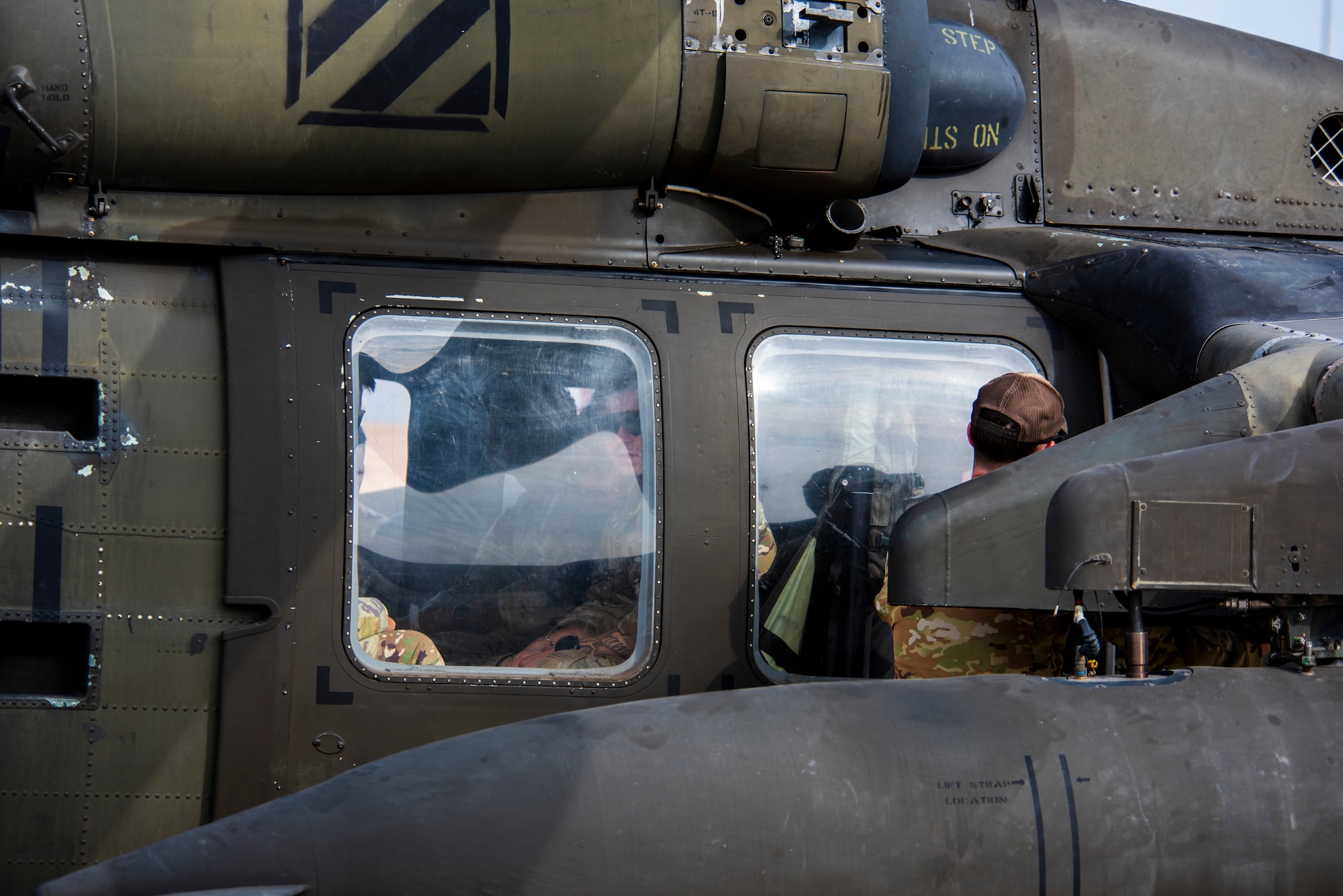U.S. service members conduct rotary-wing familiarization training
