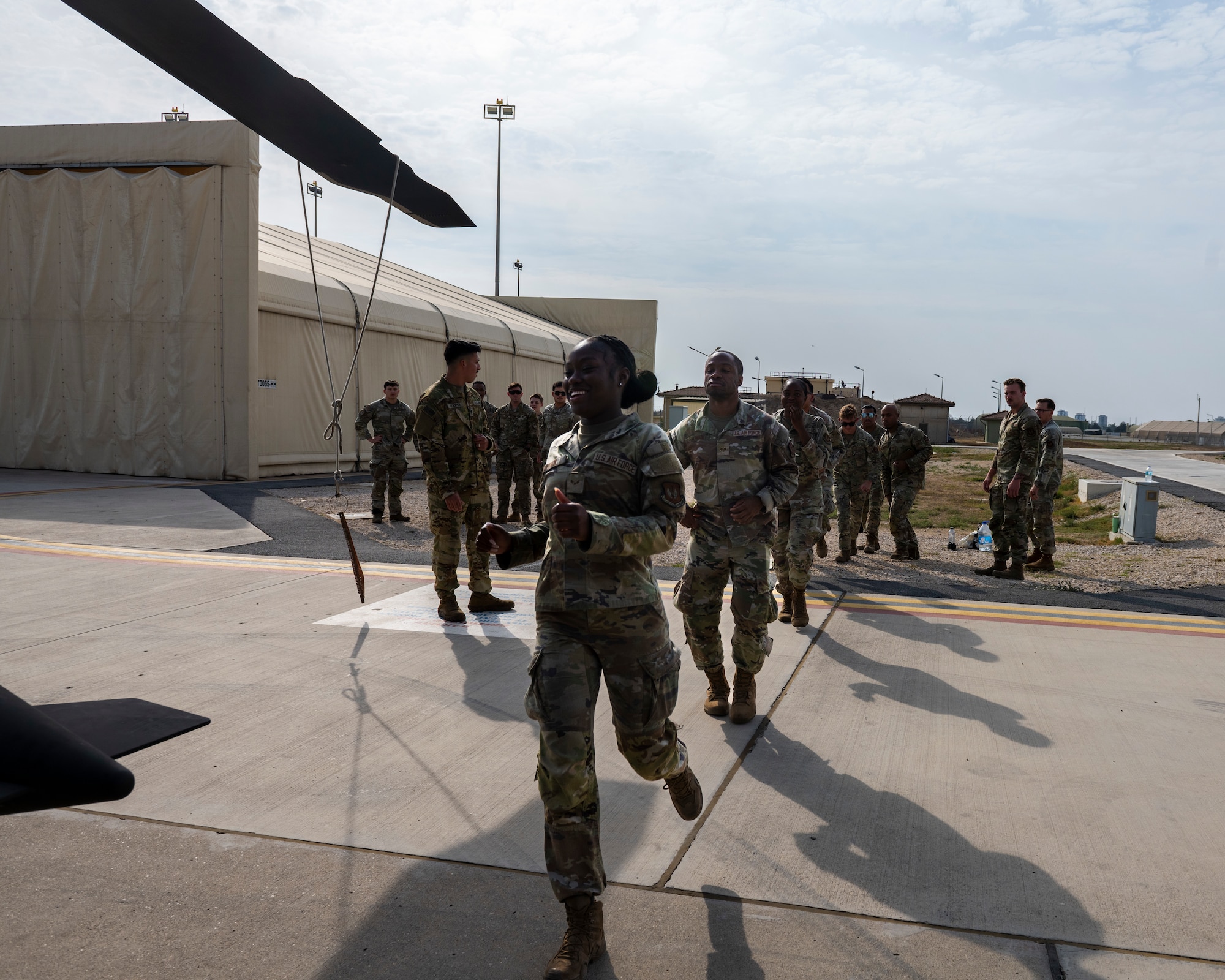 U.S. service members conduct rotary-wing familiarization training