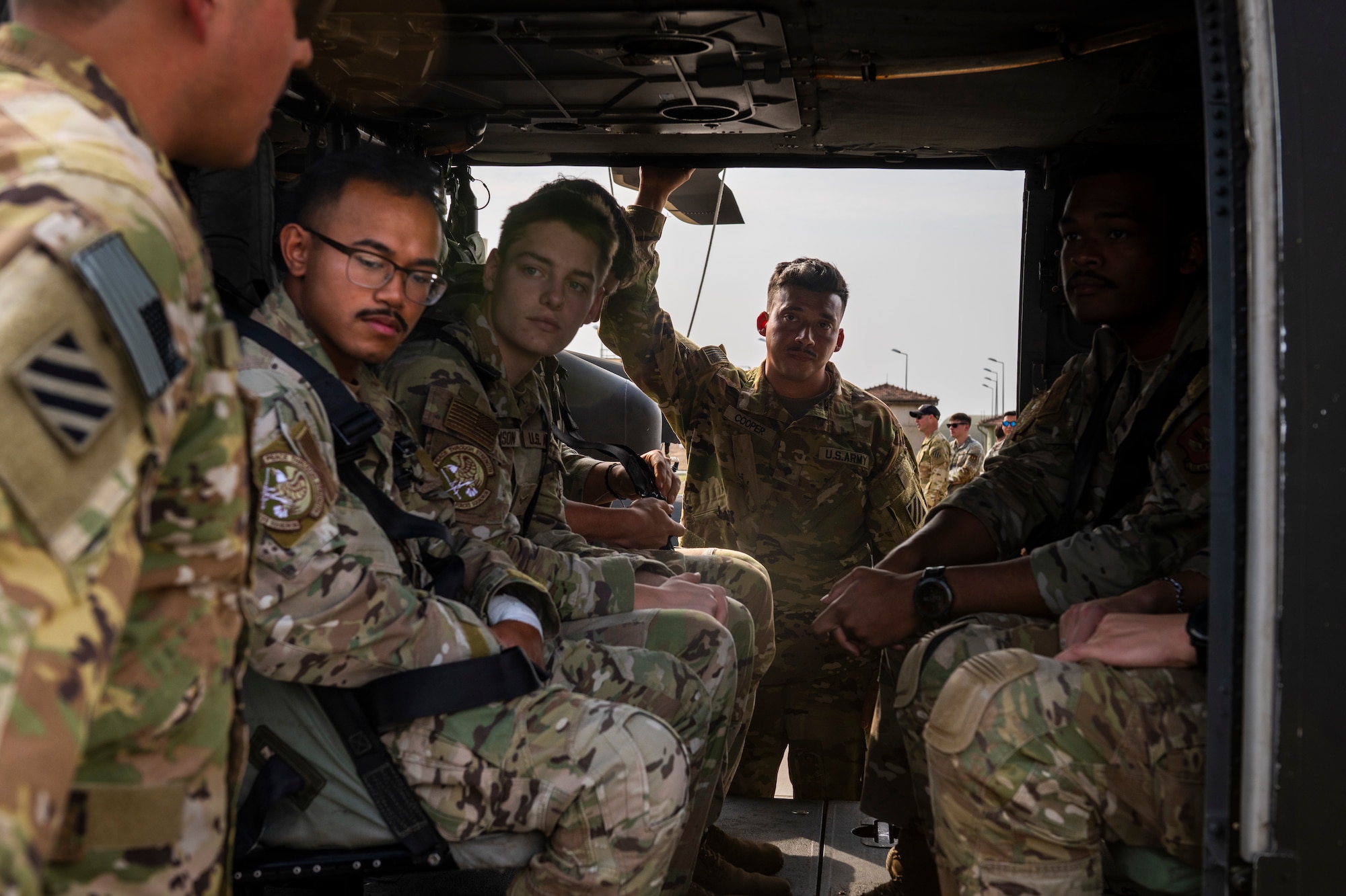 U.S. service members conduct rotary-wing familiarization training