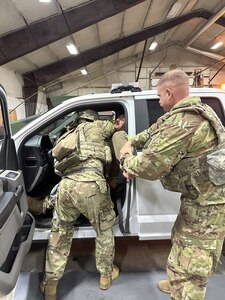 Soldiers from the Illinois Army National Guard’s 333rd Military Police Co.