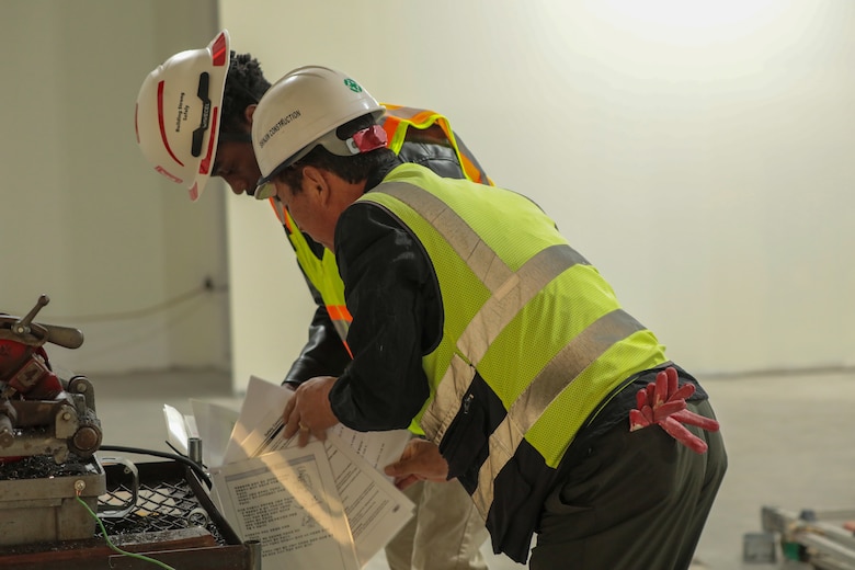 Photo of USACE FED employee/SkillBridge intern at construction site.
