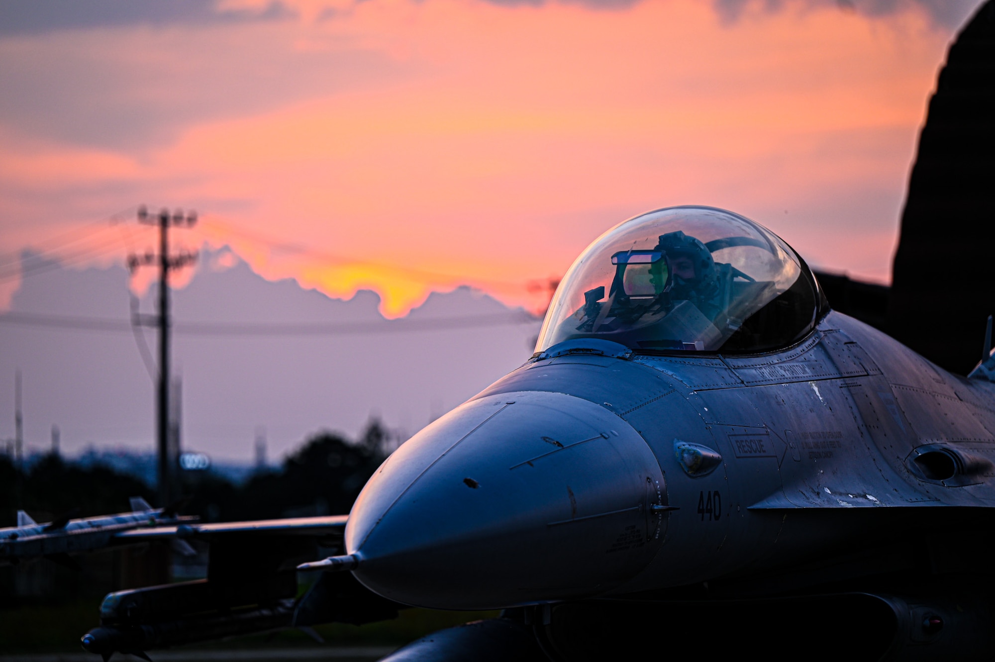 A U.S. Air Force F-16 Fighting Falcon assigned to the 36th Fighter Squadron sits on the flightline during a hot pit refueling during exercise Ulchi Freedom Shield at Daegu Air Base, Republic of Korea, Aug. 21, 2025. UFS 25 serves as a regular exercise between the ROK and the U.S., ensuring constant preparedness for military forces. (U.S. Air Force photo by Senior Airman Andrew Garavito)