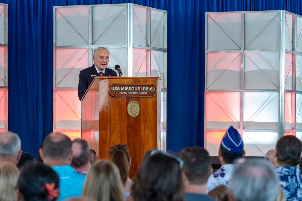 World War II Navy veteran Gunner's Mate 2nd Class Edgar Buffman delivers remarks during a ceremony commemorating the 80th anniversary of the end of World War II in Pearl Harbor, Hawaii, Sept. 2, 2025.