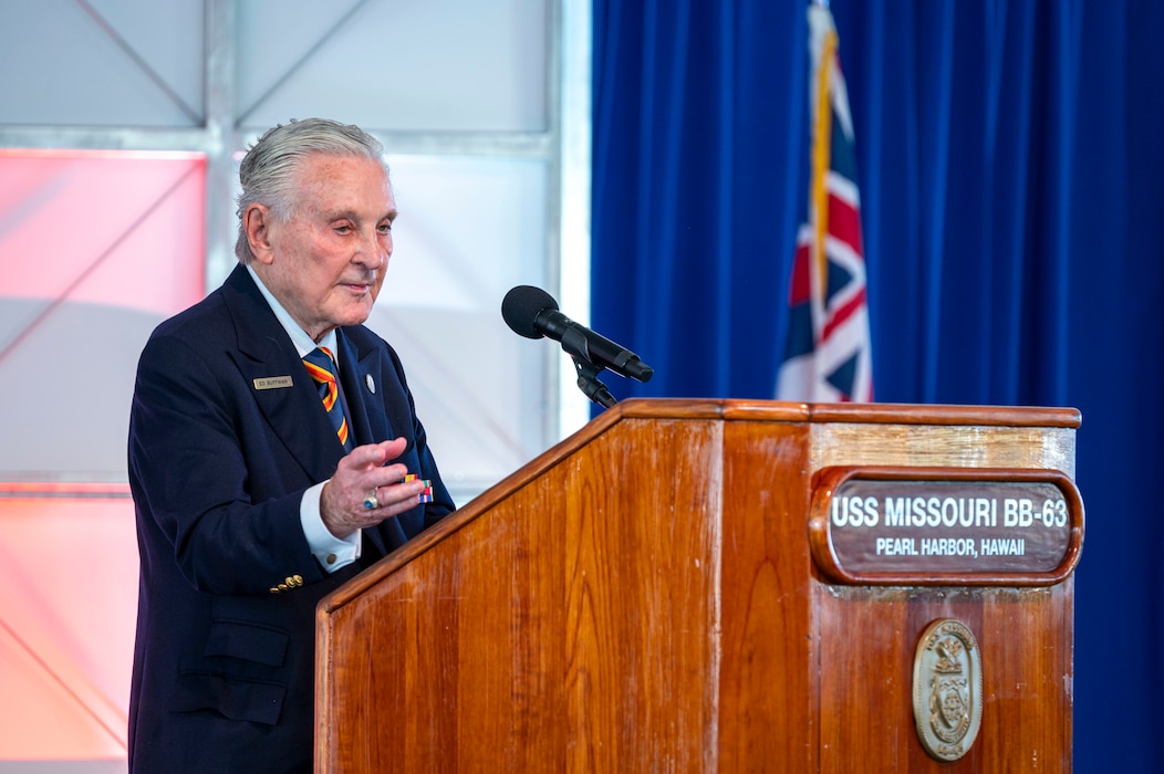 World War II Navy veteran Gunner's Mate 2nd Class Edgar Buffman delivers remarks during a ceremony commemorating the 80th anniversary of the end of World War II in Pearl Harbor, Hawaii, Sept. 2, 2025.