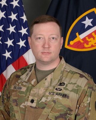 Official command photo of LTC Sean Raleigh.