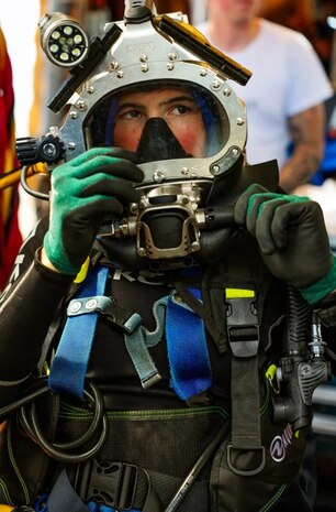 Navy Divers Repair USS Iwo Jima