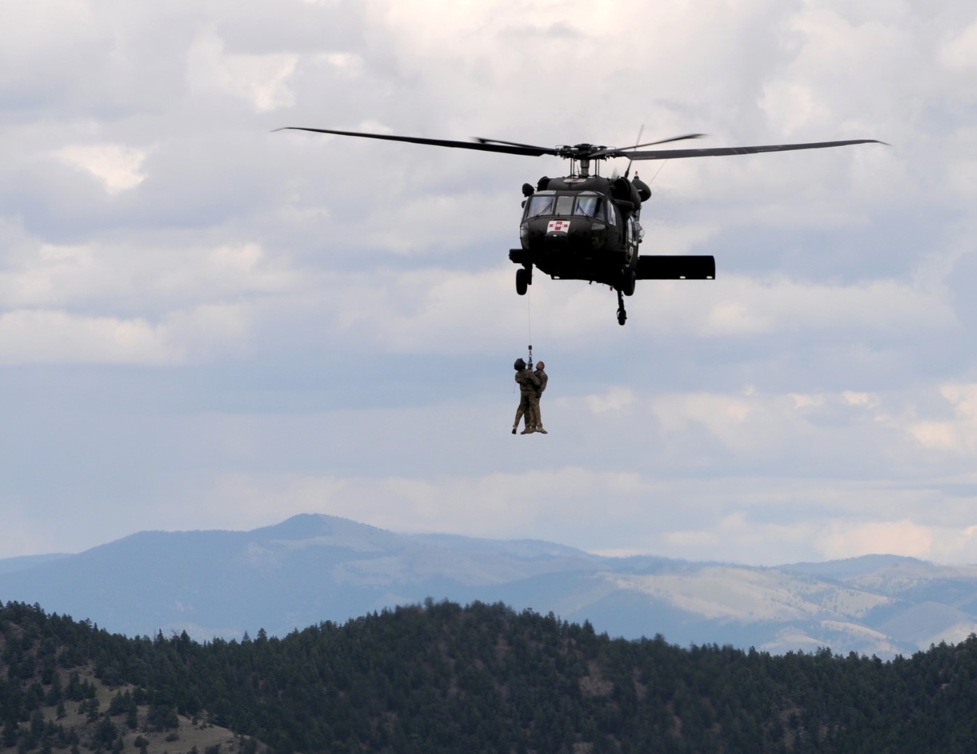Soldiers of the 1-189th GSAB Conduct personnel recovery training at Fort Harrison, Montana.